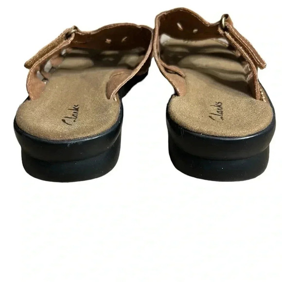 Clark s sandals ,Men size 7, Tan color,leather upper,slip on,velcro adjustable - Picture 7 of 10